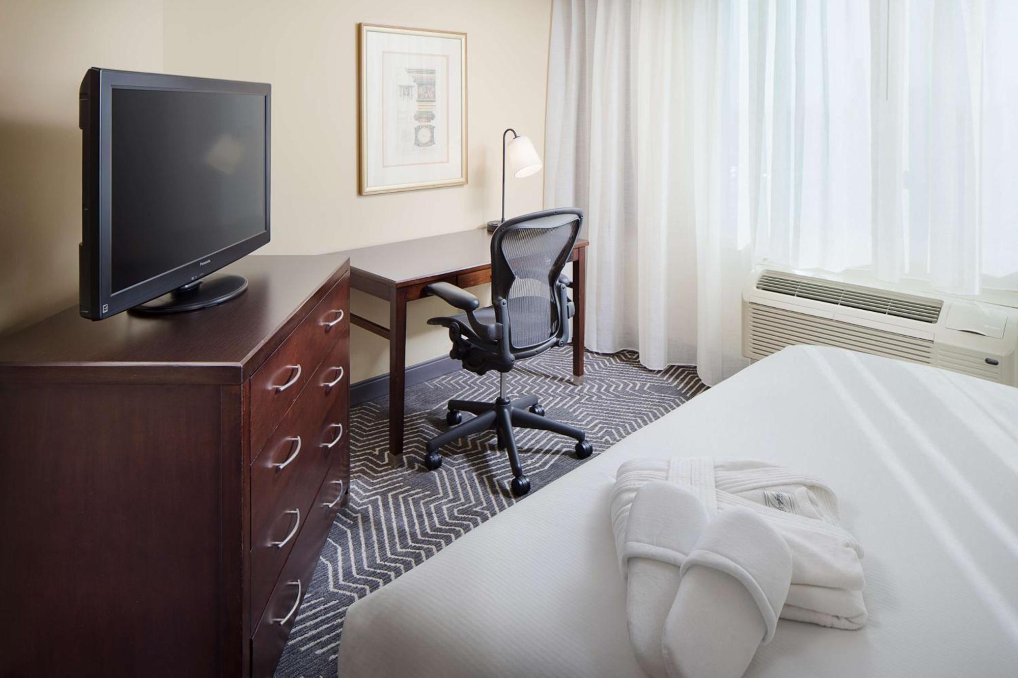 Doubletree By Hilton Los Angeles/Коммерс Экстерьер фото