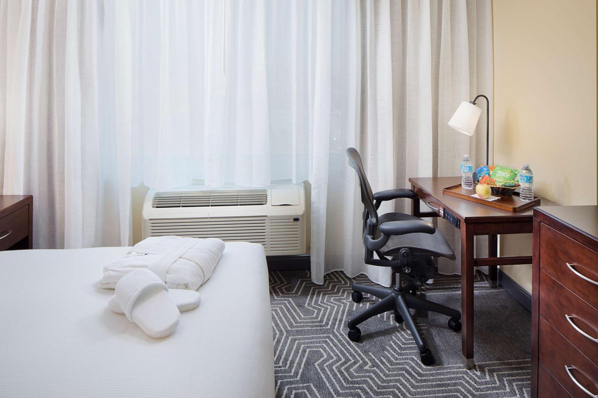 Doubletree By Hilton Los Angeles/Коммерс Экстерьер фото